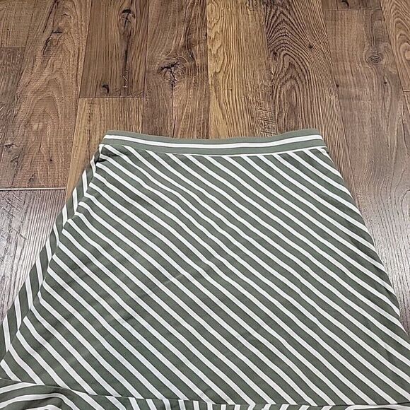 Talbots Skirt Womens Medium Petite Green Stripe Stretch PullOn Ruffle Wrap - Picture 7 of 8